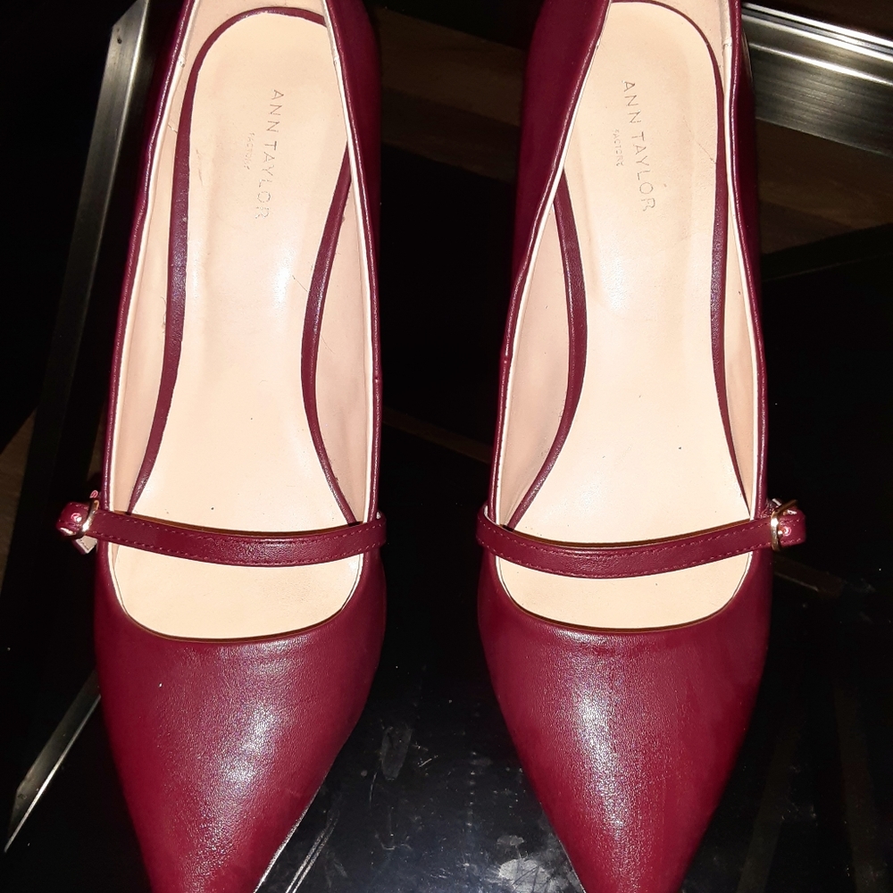 Pumps - Picture 2 of 2
